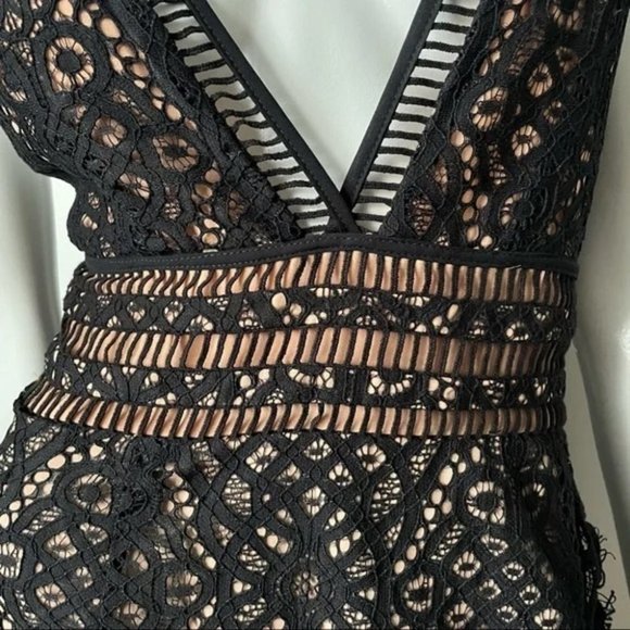 Lovers + Friends Black Lace Deep V Frill Sleeveless Dress, M - Picture 5 of 13